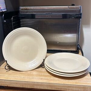 Fiesta Classic Rim Dinner plate Retired Ivory 4 Plates